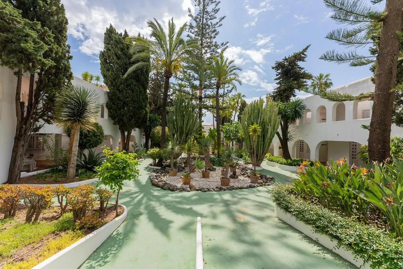 Azahara 1 8B Beautiful Apartment Frontline Golf In Popular Aloha Marbella Spain