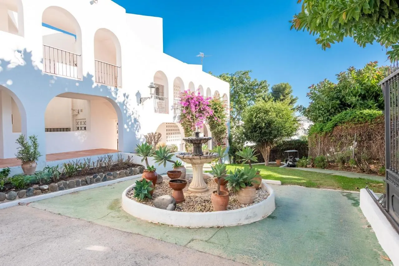 Azahara 1 8B Beautiful Apartment Frontline Golf In Popular Aloha Marbella 0*,